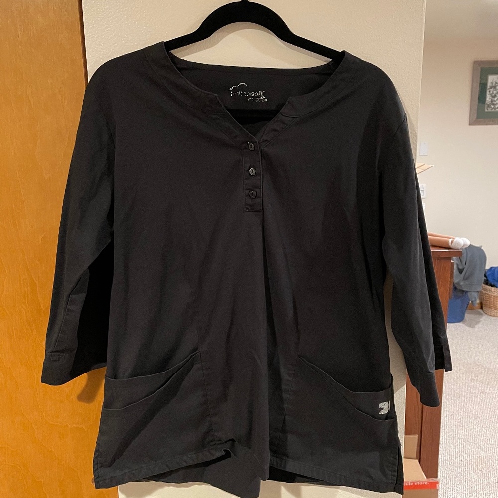 3/4 sleeve scrub top